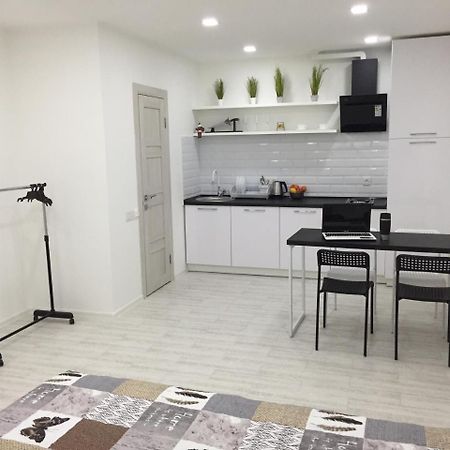 Cozy Underground Apartment At The Center Kherson Exterior photo