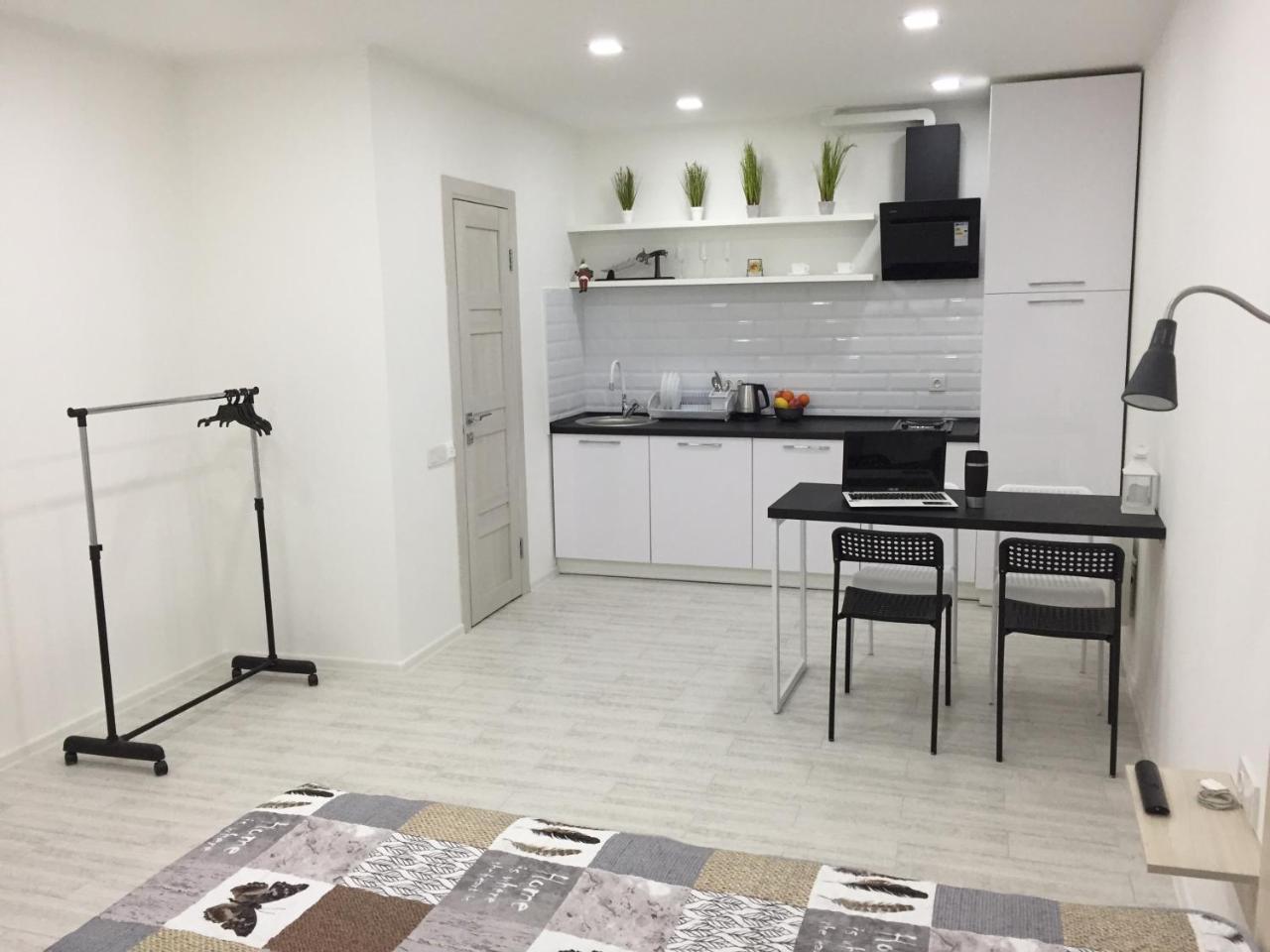 Cozy Underground Apartment At The Center Kherson Exterior photo